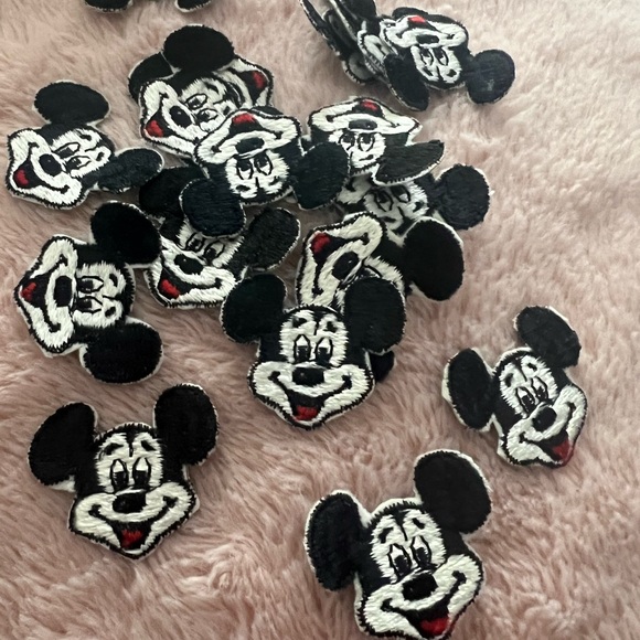 Mickey Mouse embroidered patch/decal - Picture 3 of 5
